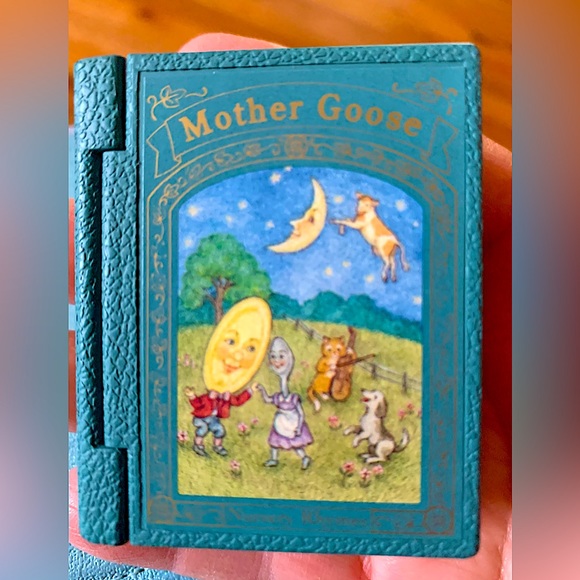 Hallmark Keepsake Hey Diddle Diddle 1994 Collector’s Ornament - Picture 2 of 11